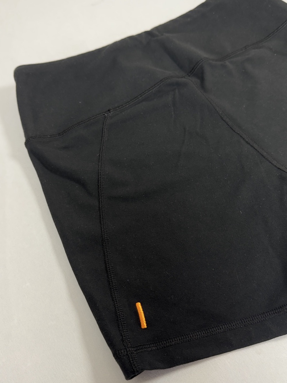Lucy Women's Athletic Shorts in Black Size Medium Like New - Picture 3 of 5